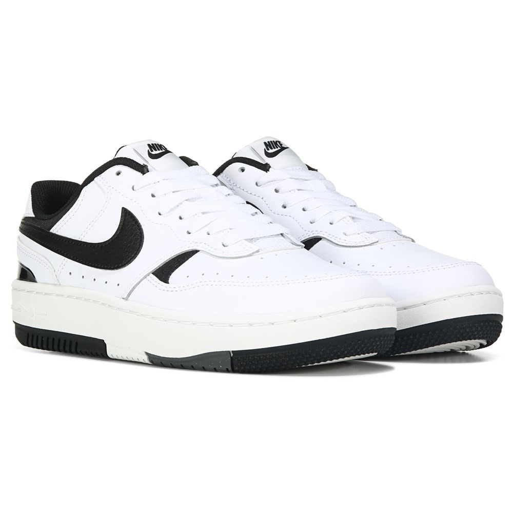 Nike Gamma Force Women’s Sneaker